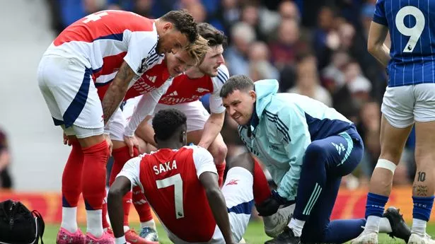 Mikel Arteta offers Bukayo Saka injury update after Arsenal star’s huge scare
