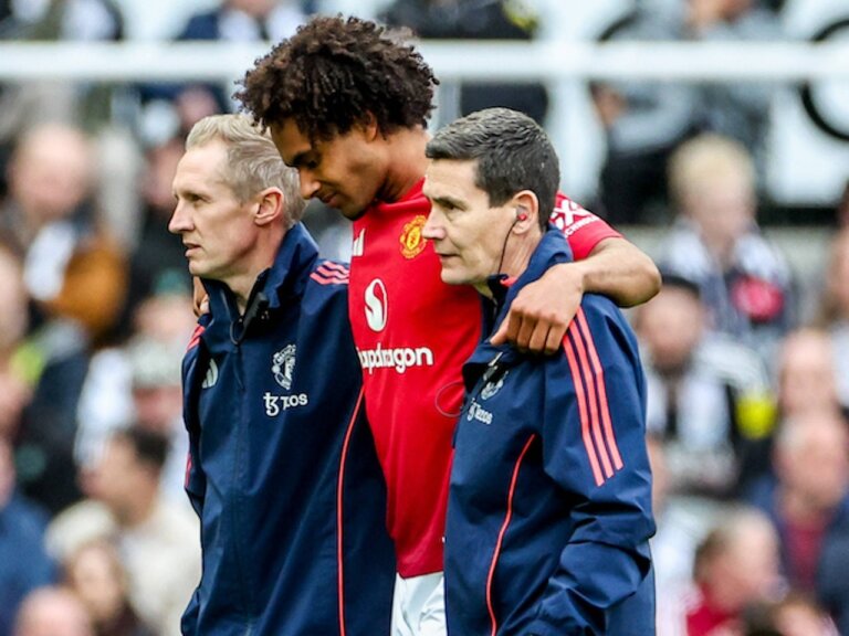 Man United injury news: Club ‘learn extent’ of Joshua Zirkzee injury ahead of Lyon showdown