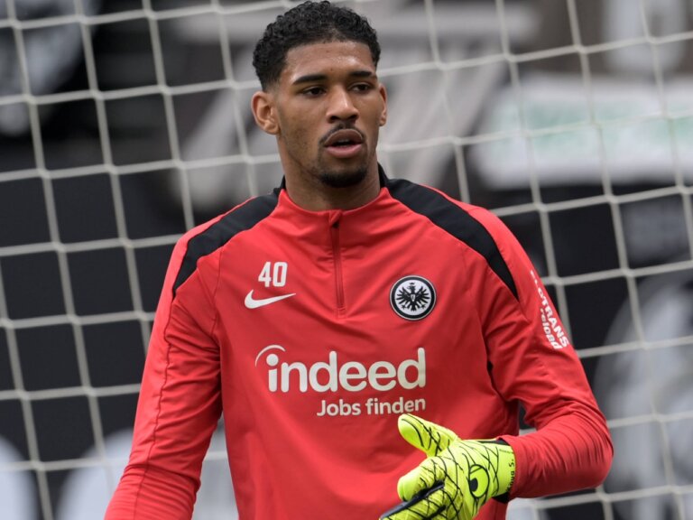 Man United, Tottenham ‘hold talks’ to sign 6ft 6in goalkeeper after Europa League heroics