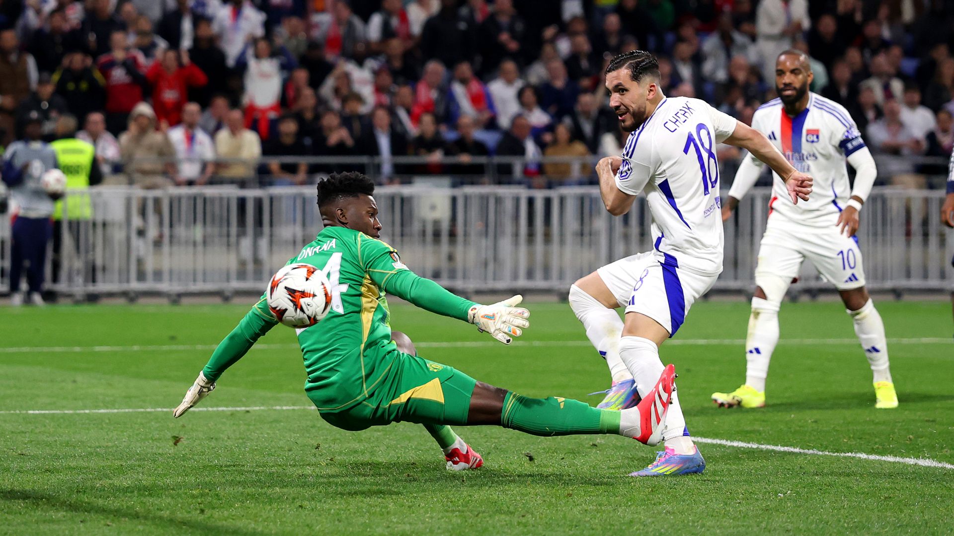 Under-fire Onana's errors gift Lyon first-leg draw with Man Utd
