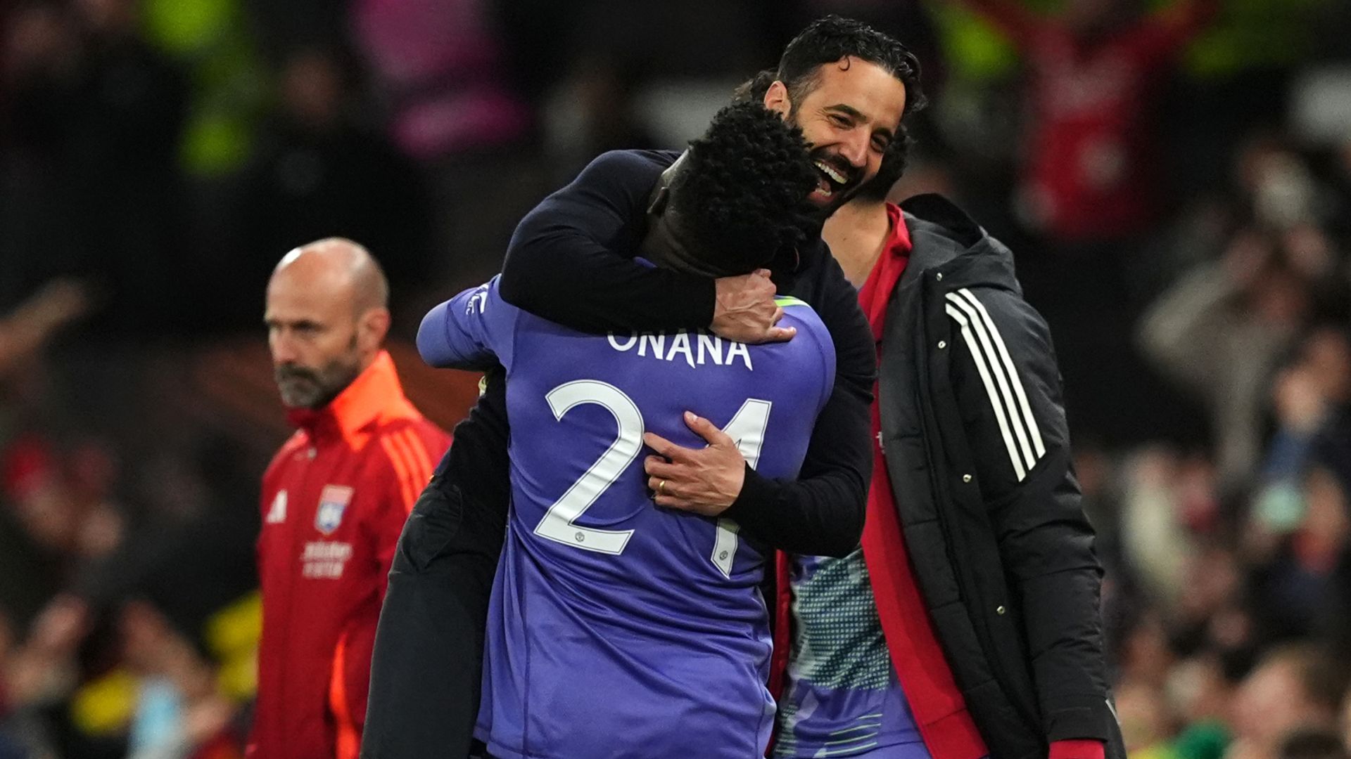 Amorim takes inspiration from '99: At Man Utd 'it is never over'