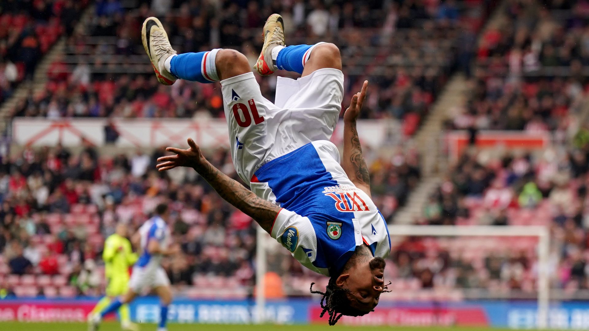 Blackburn win at Sunderland to keep play-off hopes alive