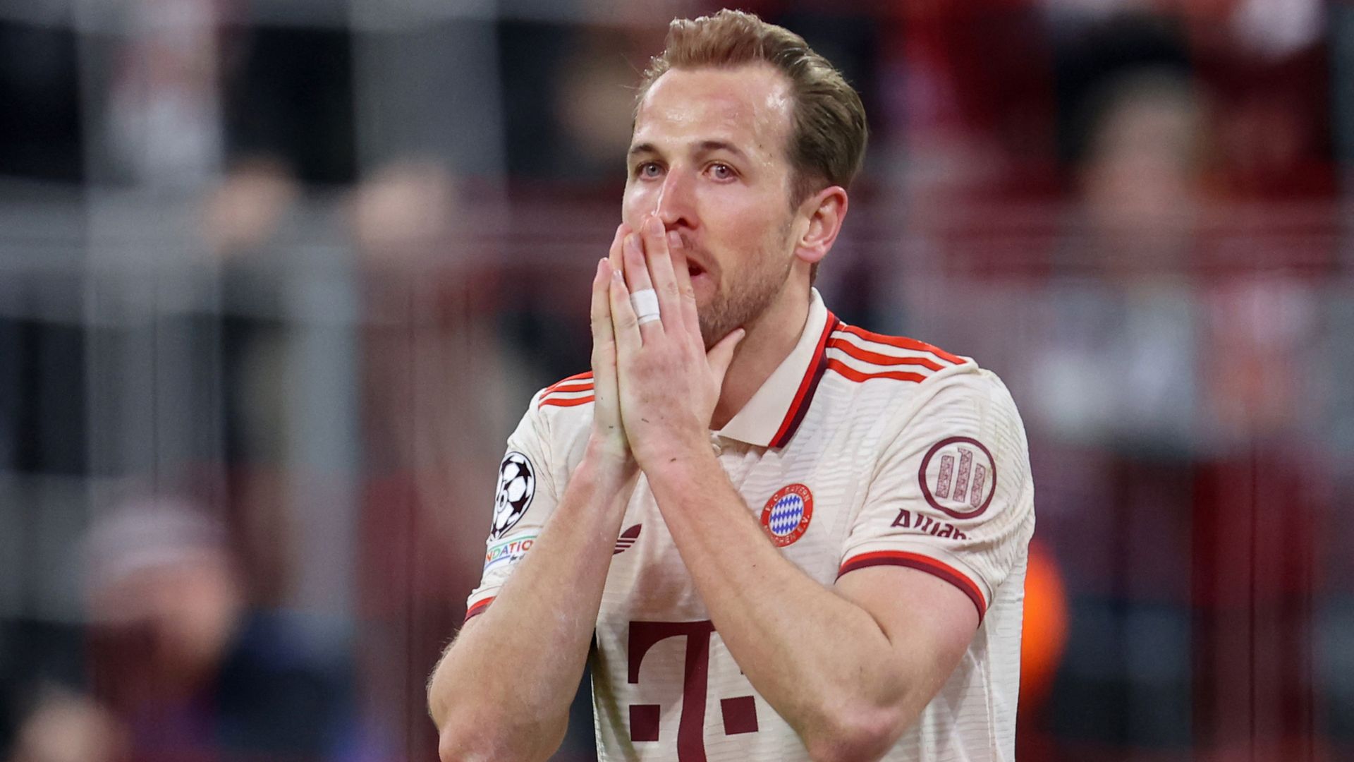 Kane under scrutiny but Klinsmann defends Bayern striker