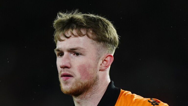 Gelhardt’s penalty double boost Hull’s survival aims