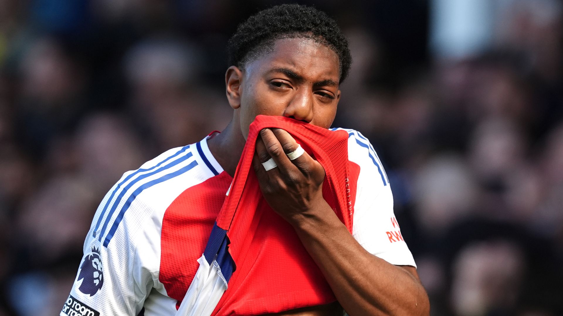 Ndiaye's 'soft' penalty sees Arsenal held by Everton