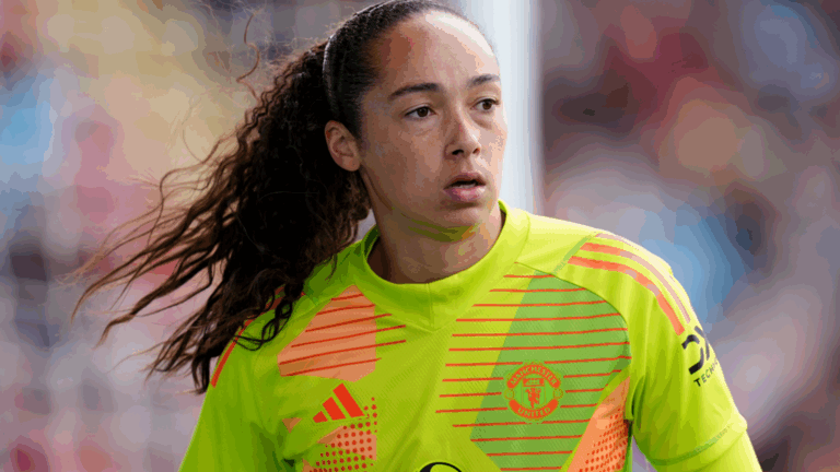 Tullis-Joyce signs new three-year deal with Man Utd Women