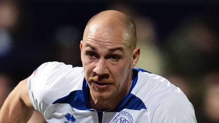 QPR snatch late win at Preston