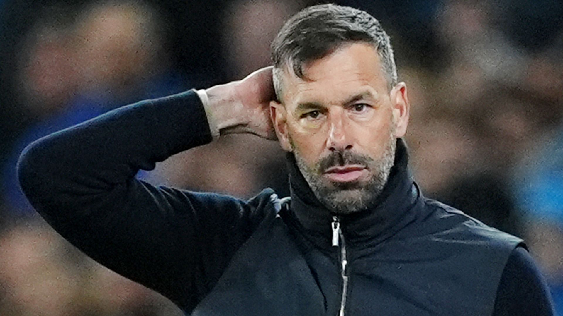 Van Nistelrooy's future in doubt as Leicester draw up manager shortlist