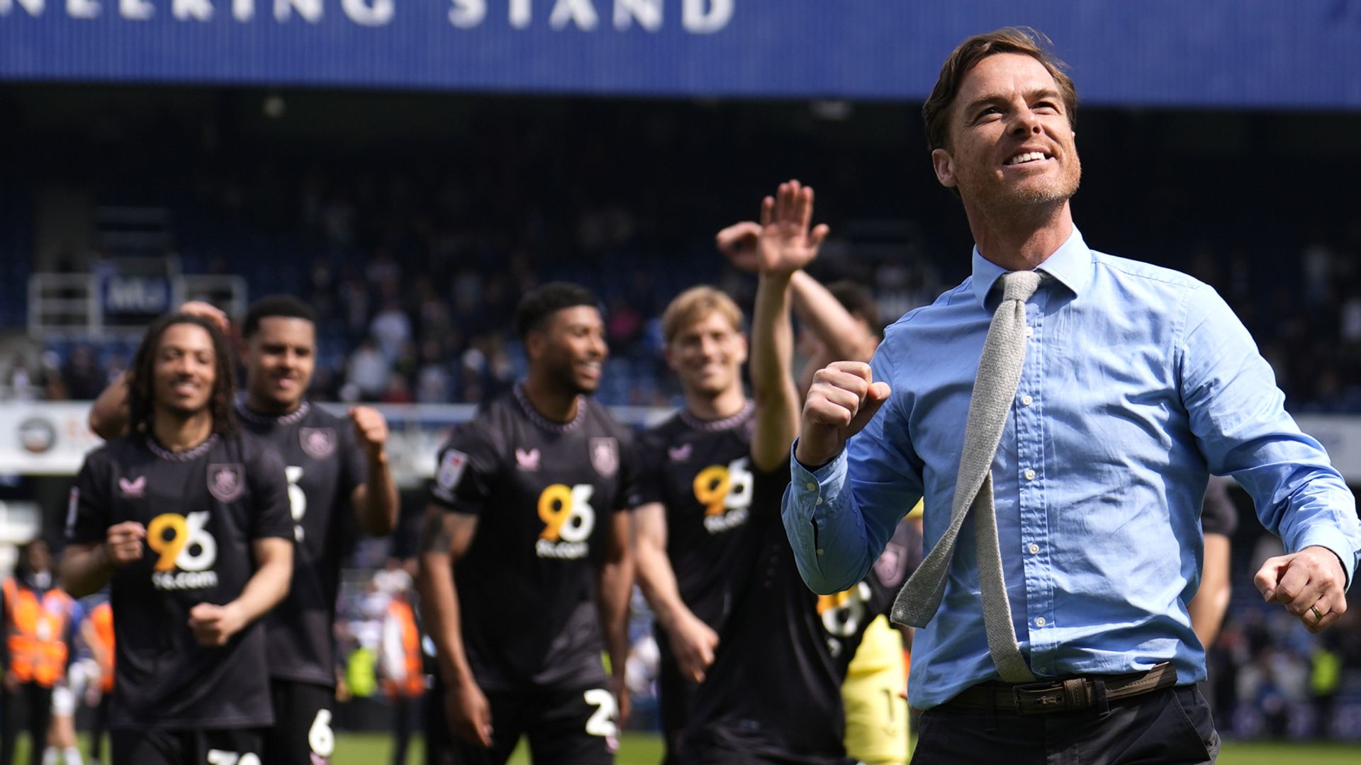 Promoted Burnley rout QPR to boost title hopes