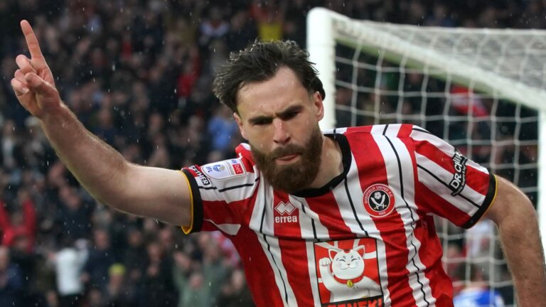 Sheffield United beat Cardiff to keep automatic promotion hopes alive