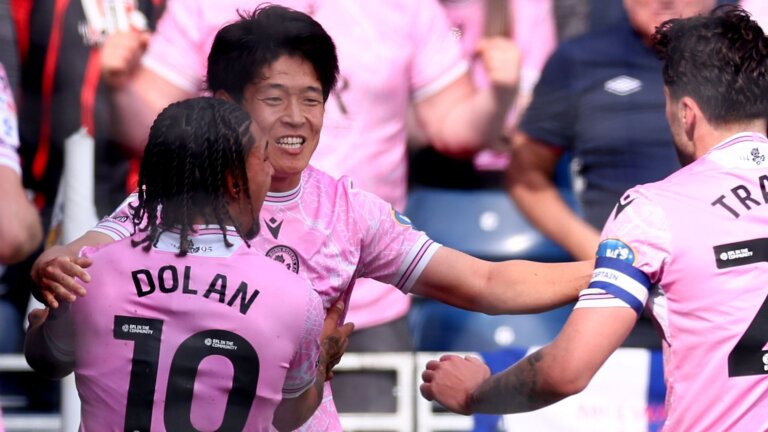 Luton beaten by 10-player Blackburn to edge closer to drop