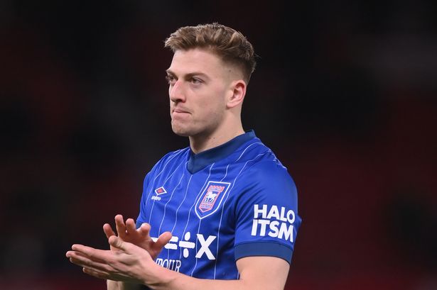 Man Utd and Chelsea discover Liam Delap fate as £30m star ‘decides on transfer’