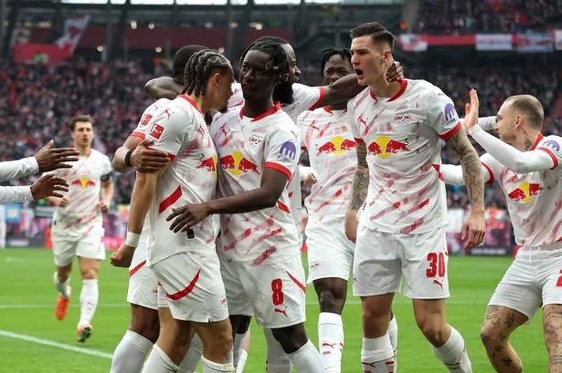 Huge Arsenal transfer that is ‘nearly done’ could still collapse as Man Utd have green light