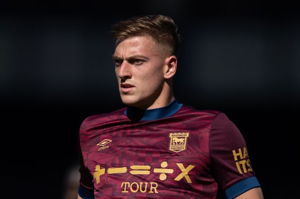 Chelsea confident of sealing £30m deal for Liam Delap in major blow to Man Utd