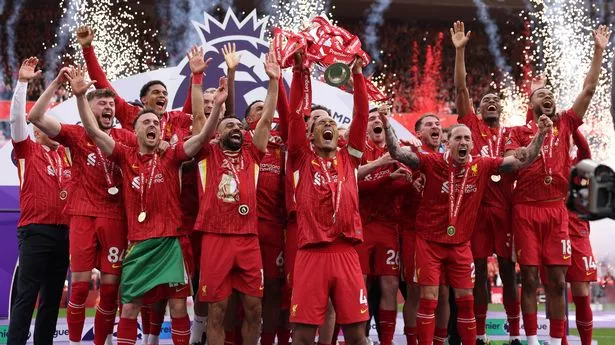 Every Premier League club rated and slated by Robbie Savage with Man Utd scoring 1/10