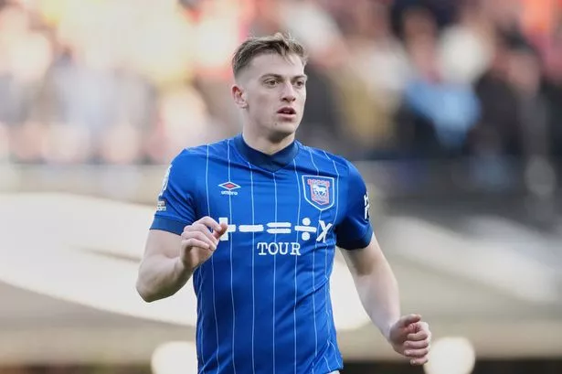 Liam Delap’s next club becomes clearer as manager drop hints on £30m Man Utd target