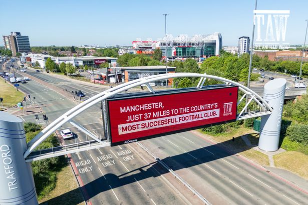 Liverpool fans rub salt into Man Utd wounds with brilliant title stunt near Old Trafford