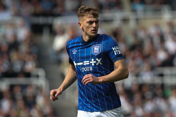 Man Utd transfer news: Liam Delap delay as four-club battle for free agent hots up