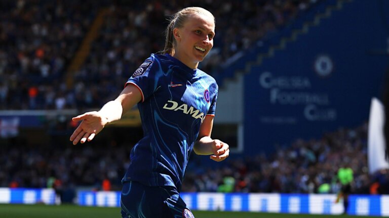 Chelsea become first WSL team to complete unbeaten 22-game season