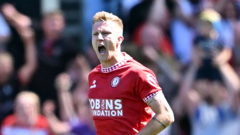 Bristol City start play-off party after Preston draw