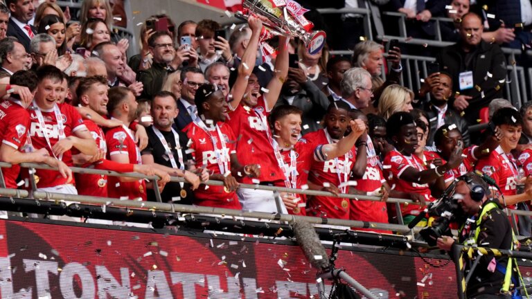 Charlton beat Orient at Wembley to seal promotion to Championship