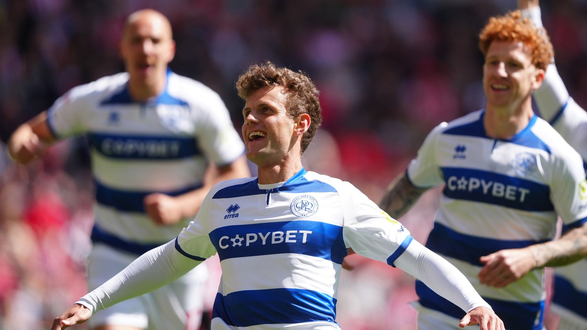 Sunderland struggles continue as managerless QPR claim win