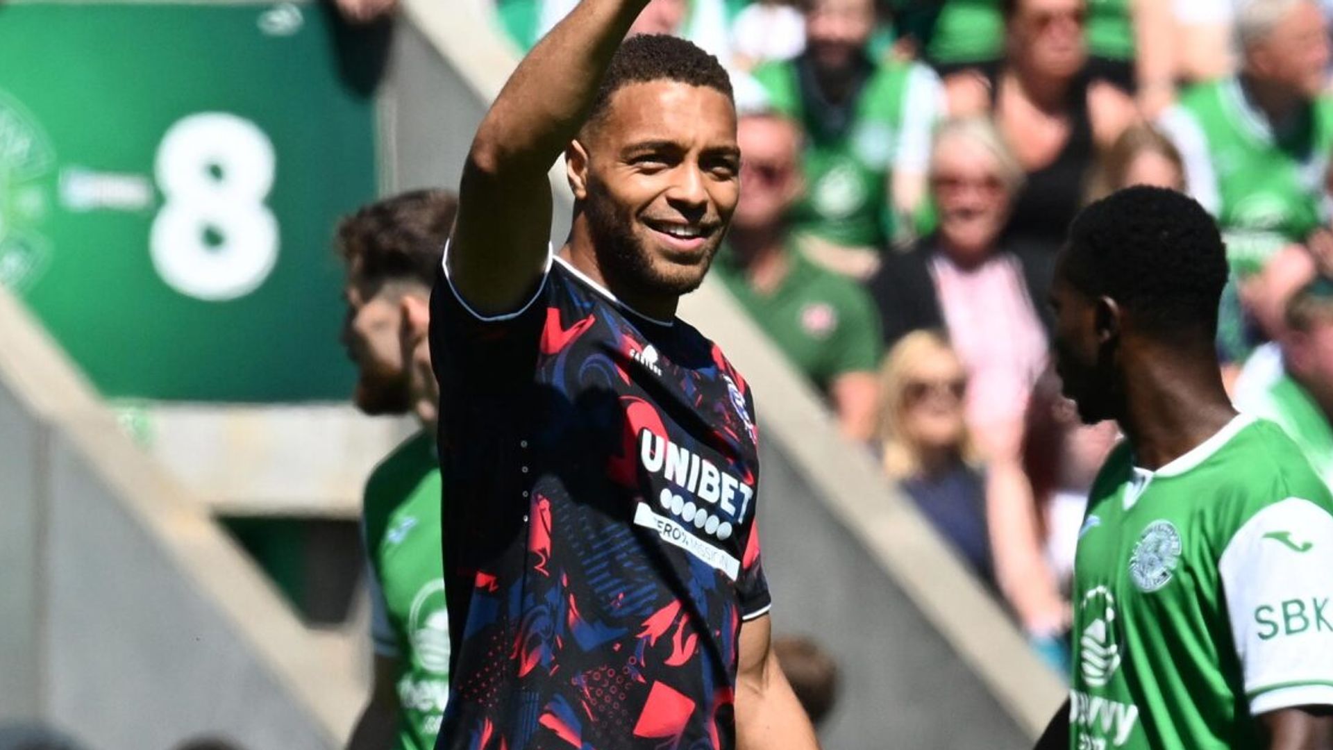 Rangers end season with controversial draw at Hibs