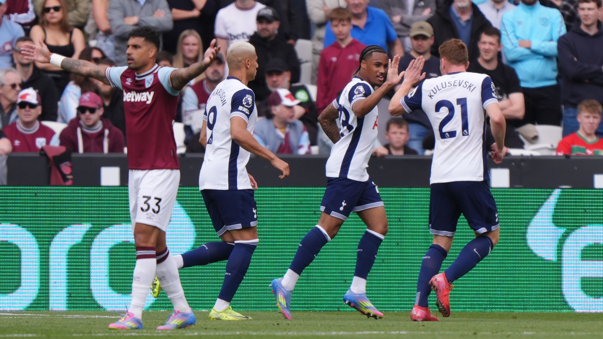 West Ham winless in eight after draw against much-changed Spurs