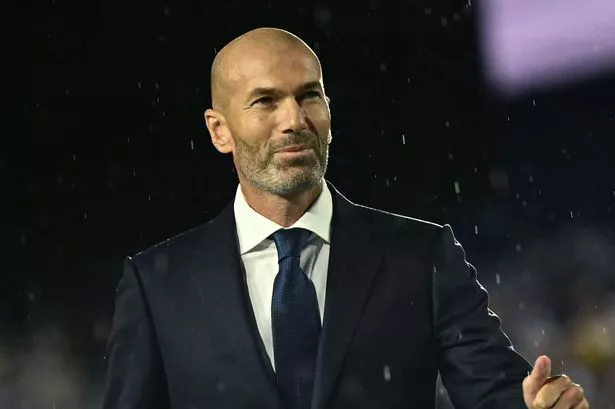 Zinedine Zidane rejected Man Utd job despite being handed blank cheque