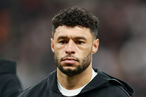 Ex-Liverpool and Arsenal star Alex Oxlade-Chamberlain ‘offered’ surprise Championship deal