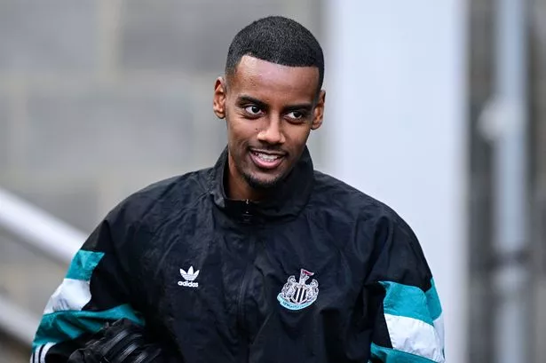 Alexander Isak to Liverpool transfer: Reds ‘play waiting game’ for dream summer signing