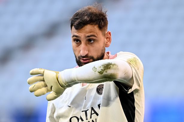 Gianluigi Donnarumma issues update on PSG future as Man Utd lurk after private talks