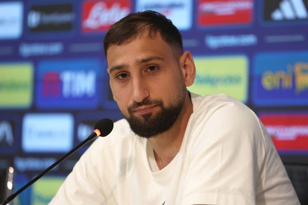 Gianluigi Donnarumma in private Man Utd transfer talks after ‘take it or leave it’ offer