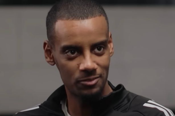 Alexander Isak’s two-word admission puts Arsenal in transfer driving seat