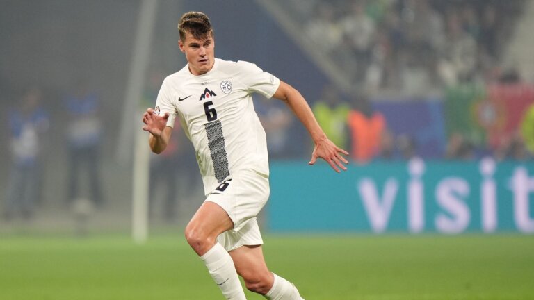 Leeds sign defender Bijol from Udinese