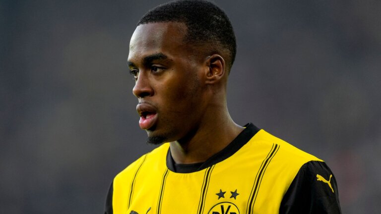 Dortmund name Gittens price as Chelsea abandon Maignan deal
