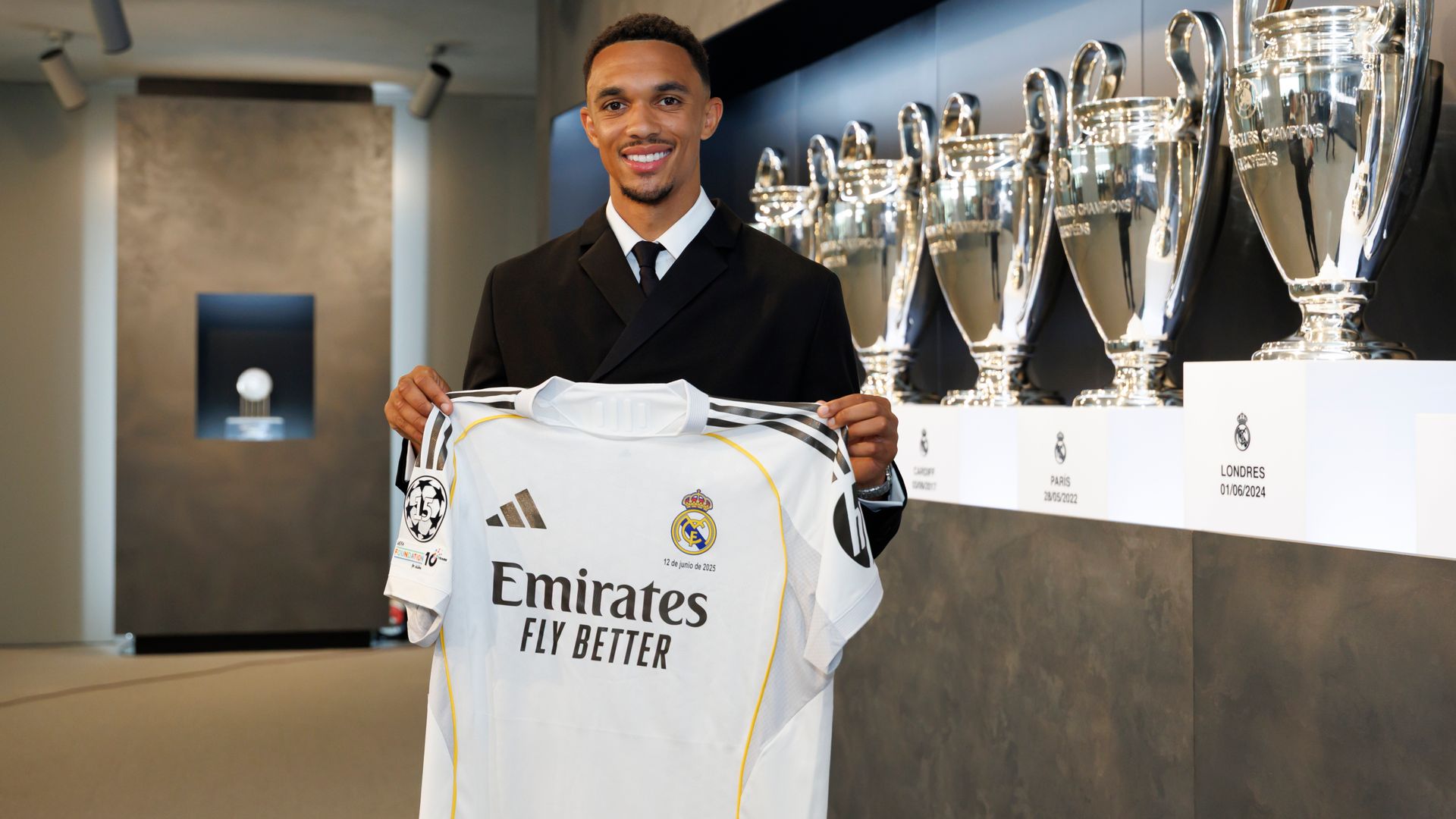 'I've been learning for months' - Trent speaks Spanish at Real Madrid unveiling