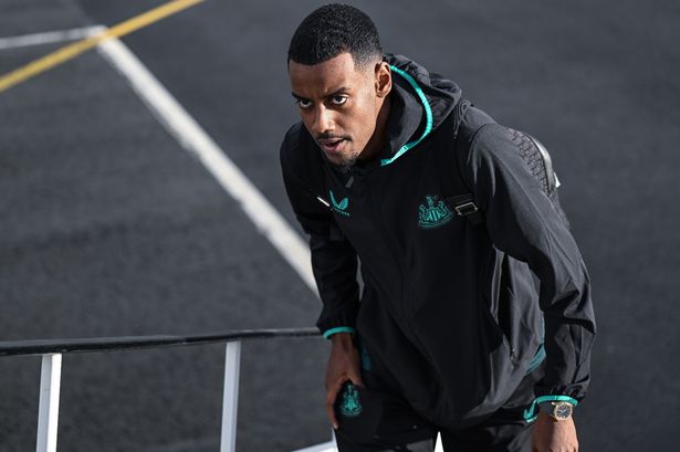 Alexander Isak to board flight this week with stance over Liverpool transfer made clear