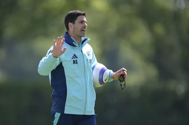 Arsenal transfer news: Defender’s surprise release as ex-Man Utd star agrees deal