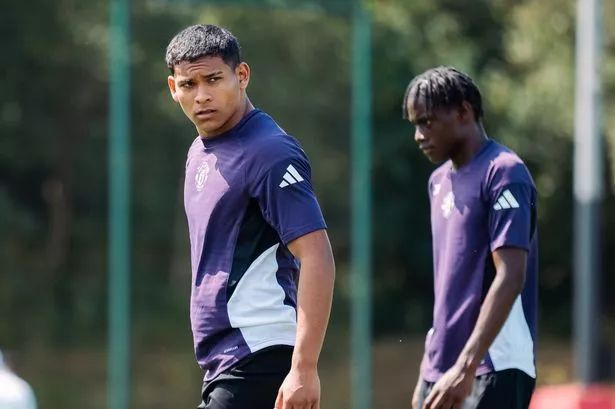 Man Utd new signing could force summer transfer after firing clear warning at team-mates