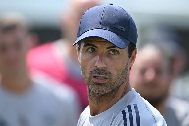 Arsenal hold talks over offloading two players as £20m Gunners reunion eyed