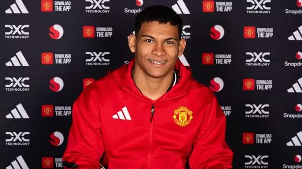 Man Utd release transfer statement as second summer signing is officially confirmed