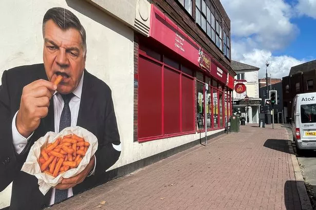 Sam Allardyce reacts to giant mural of ex-England manager eating ORANGE CHIPS in hometown