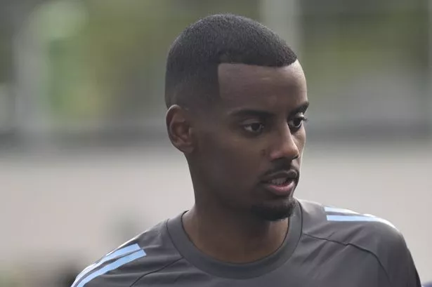 Man Utd dealt huge problem by Alexander Isak transfer bombshell as ‘contact made’