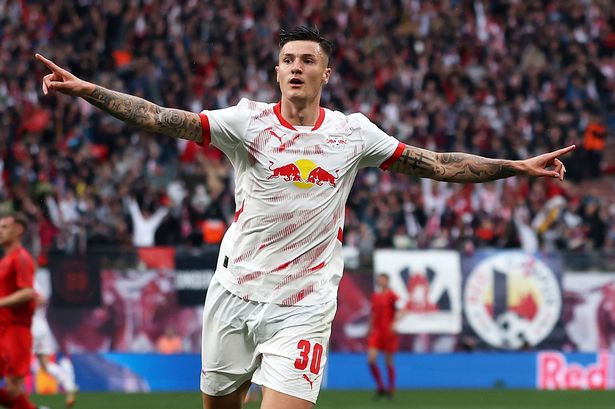 Benjamin Sesko solves Man Utd problem that had Alan Shearer seething long before Ruben Amorim