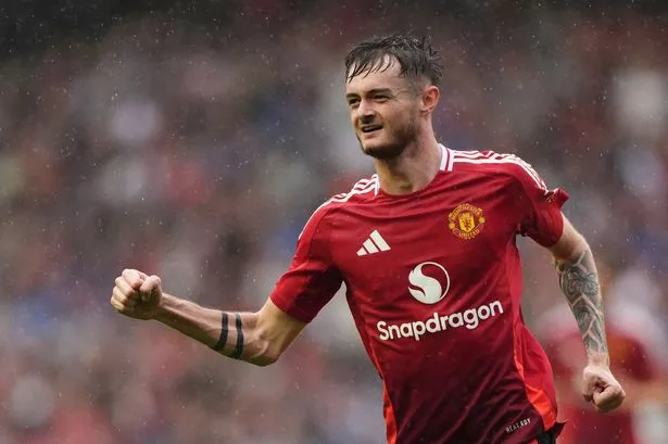 Manchester United striker leaves on season-long loan deal after goal struggles