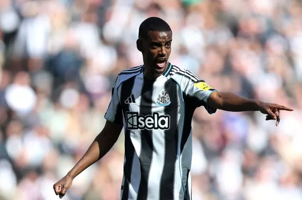 Newcastle draw up four-man shortlist to replace Alexander Isak as Liverpool sent message