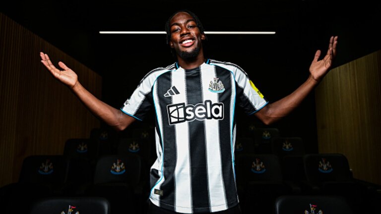 Newcastle sign Elanga from Forest in £55m deal
