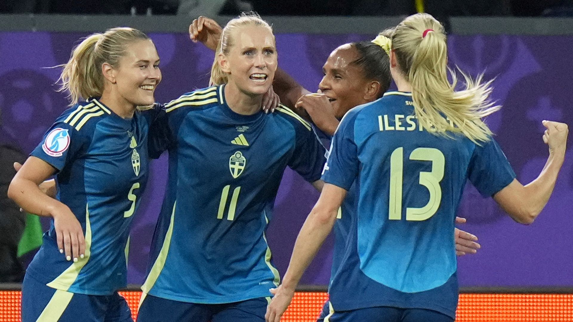 Blacksentius helps fire Sweden into quarters with Poland win