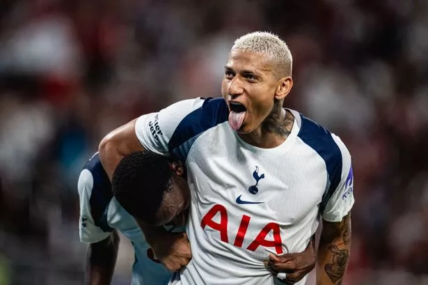 Arsenal star issues brutal response to Tottenham’s Richarlison after social media dig
